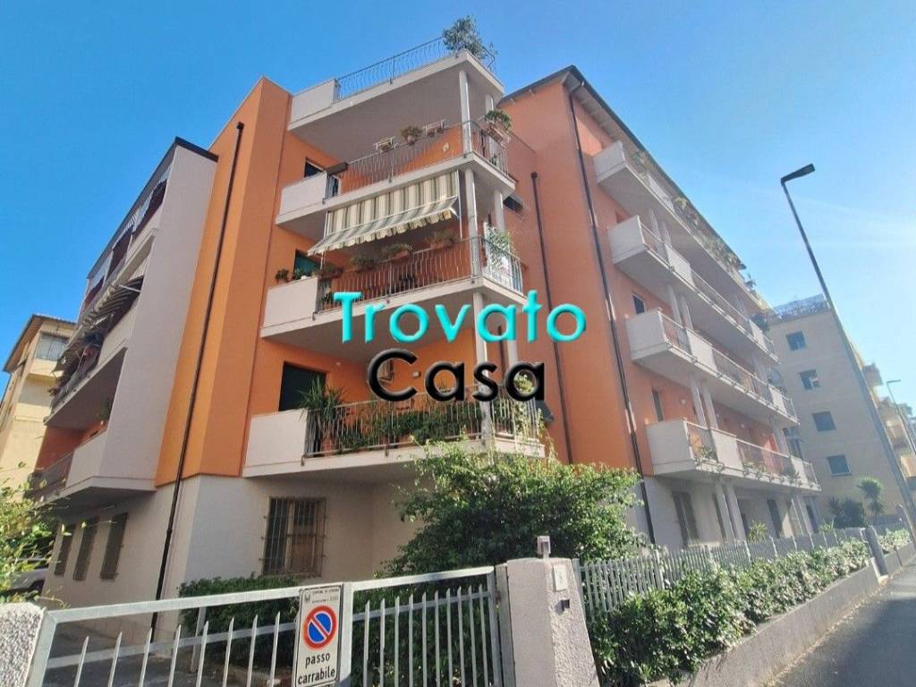 Attico / mansarda a Livorno in Via Antonio Labriola, 6 - Foto 2