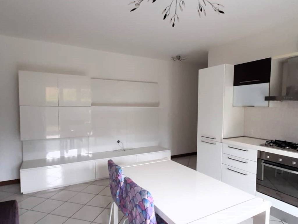 Appartamento a Giussano in Via Giuseppe Giusti - Foto 2