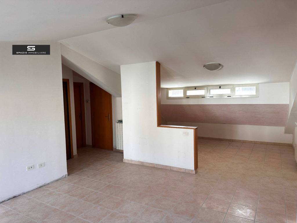 Attico / mansarda a Teramo in Via Luigi Cadorna, 39 - Foto 3
