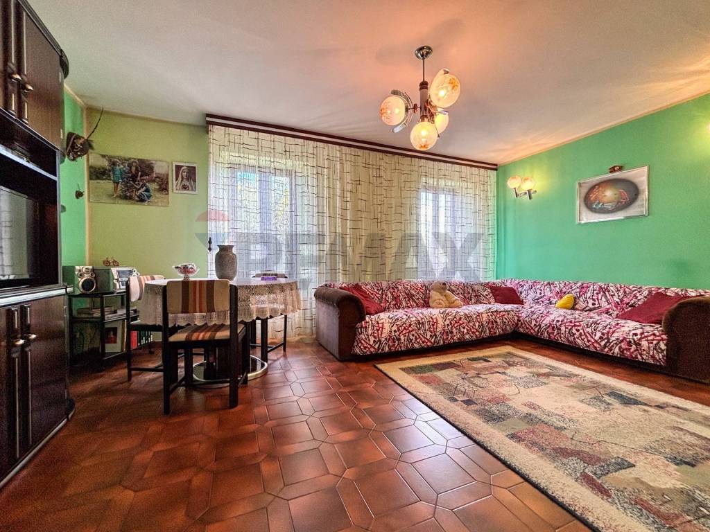 Casa indipendente a Viggiù in via Saltrio, 29 - Foto 4