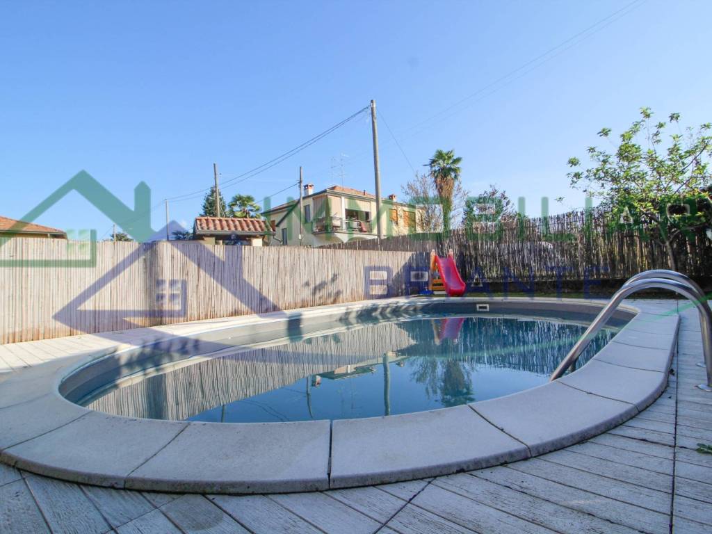 Villa a Somma lombardo in Via Salmorina - Foto 2