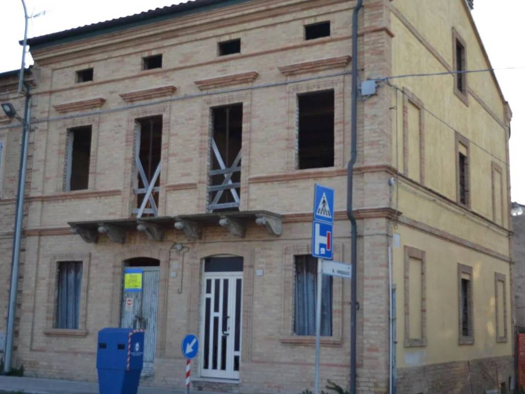 Villa a Civitanova marche in Via Cristoforo Colombo No Number - Foto 2