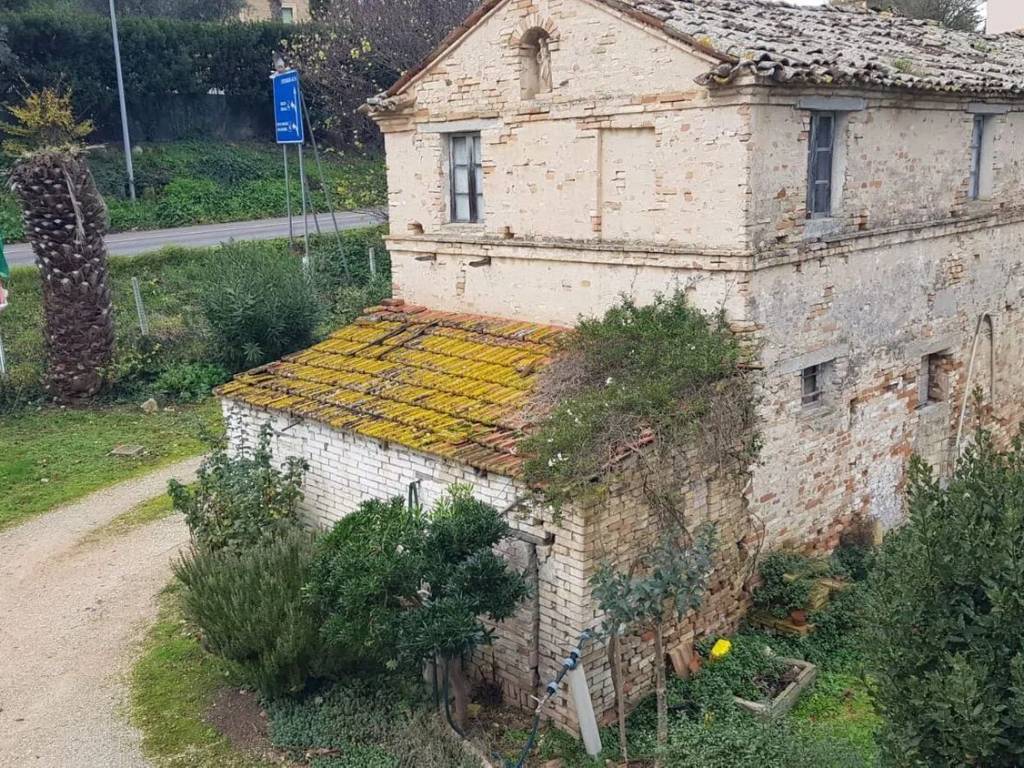 Villa a Civitanova marche in Strada Provinciale Bivio Delle Vergini-Civitanova Marche, 28 - Foto 2