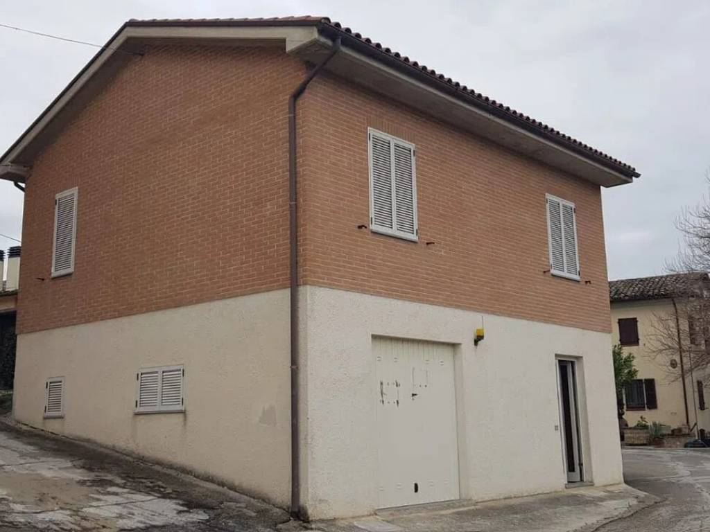 Villa a Cessapalombo in Via Giuseppe Garibaldi No Number - Foto 3