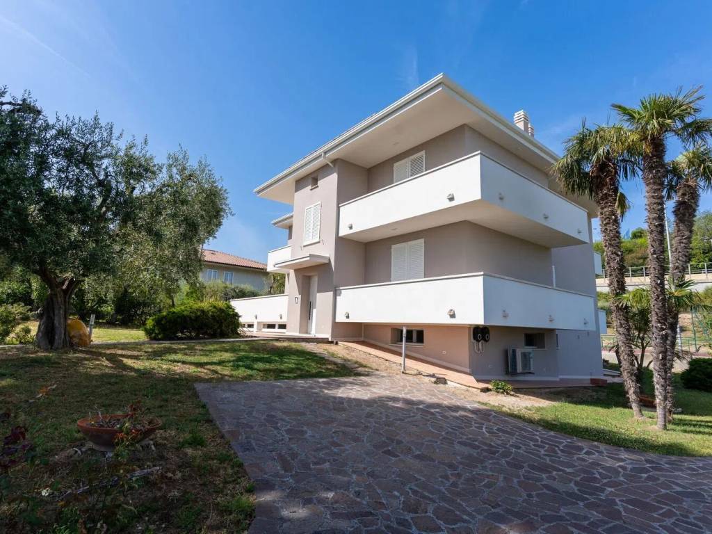 Villa a Porto sant'elpidio in Via Toscana S.N.C. - Foto 2