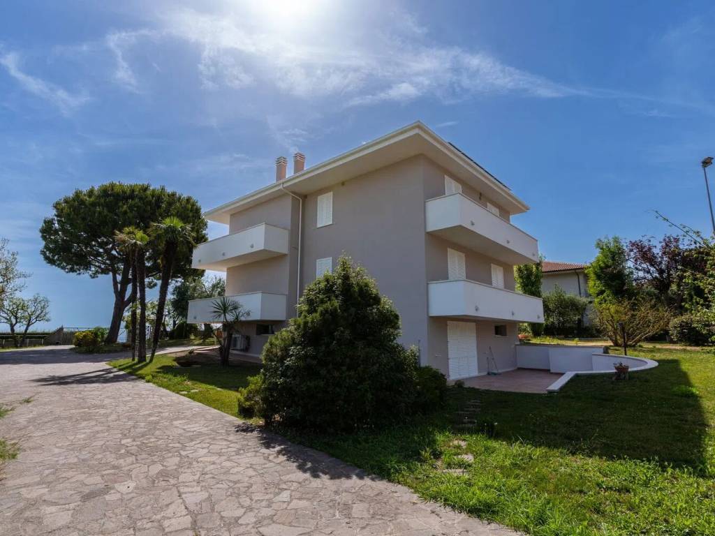 Villa a Porto sant'elpidio in Via Toscana S.N.C. - Foto 4