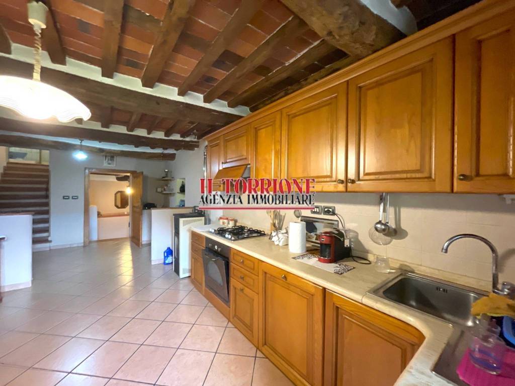 Casa indipendente a Pescia in Via della Pieve Romanica - Foto 5