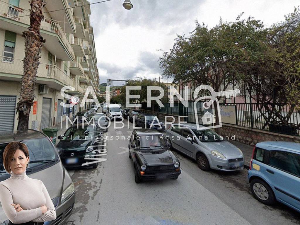 Box / garage a Salerno in Via Vincenzo Loria, 10 - Foto 4