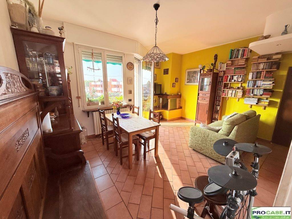 Appartamento a Saronno in Via Padre Luigi Sampietro, 18 - Foto 2