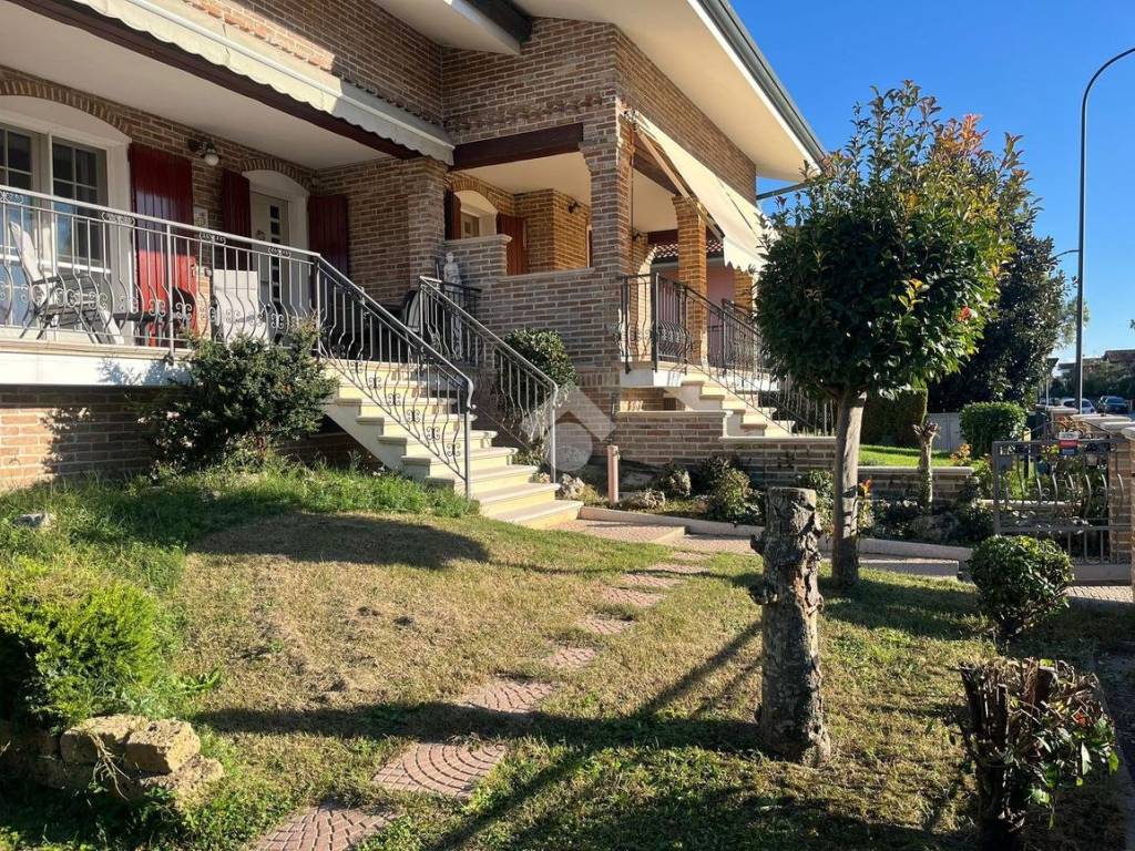 Villa a Ravenna in Via Tito Abudio Vero, 2 - Foto 3