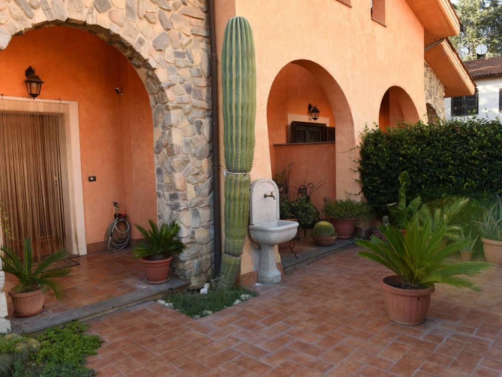 Villa a Monte compatri in Via Casilina, 1038 - Foto 3