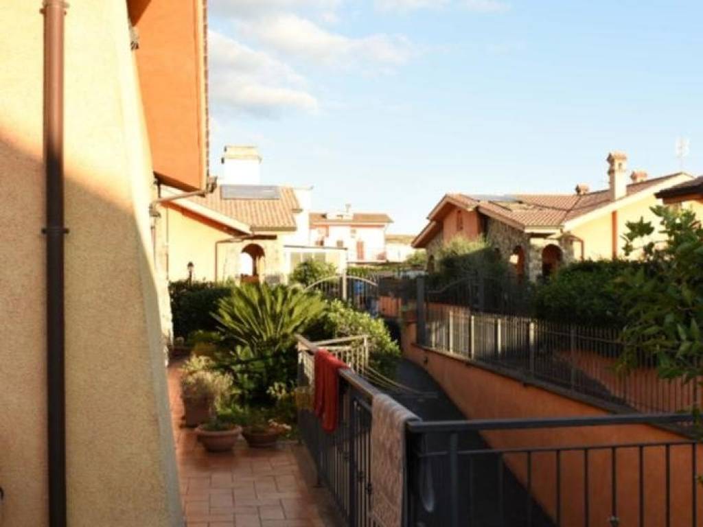 Villa a Monte compatri in Via Casilina, 1038 - Foto 5