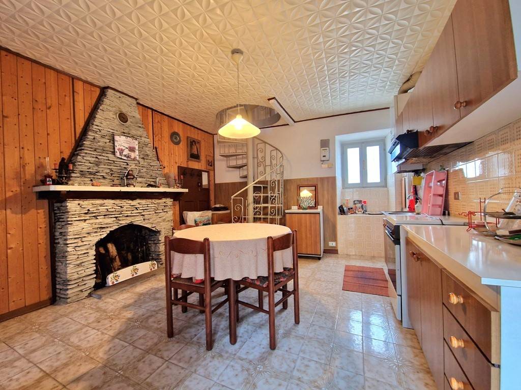 Casa indipendente a Omegna in Via Zanella, 20 - Foto 3