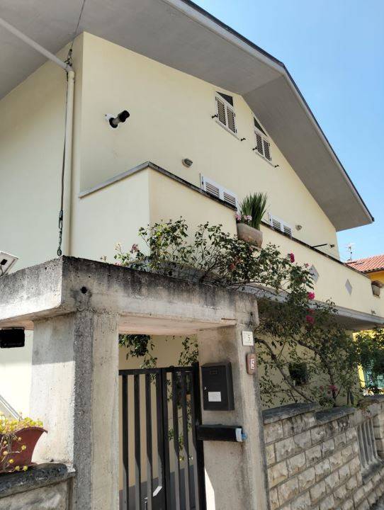Villa a Bussi sul tirino in via fratelli rossellini 5 - Foto 3