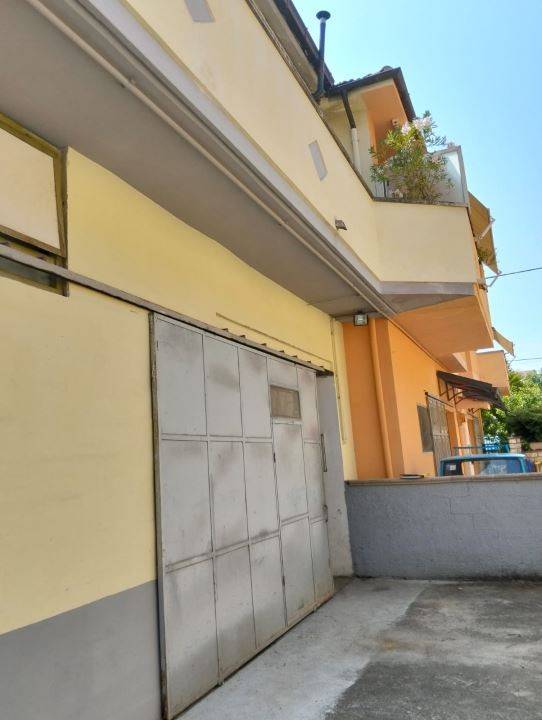 Villa a Bussi sul tirino in via fratelli rossellini 5 - Foto 5