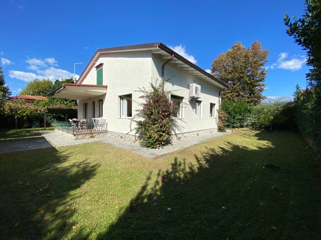 Villa a Forte dei marmi in Via del Paradiso - Foto 2