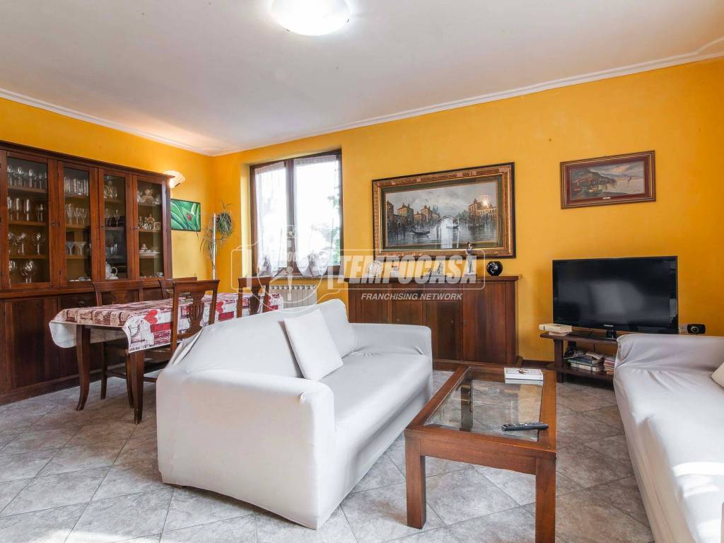 Villa a Gorla maggiore in Via G. Oberdan 21 - Foto 5
