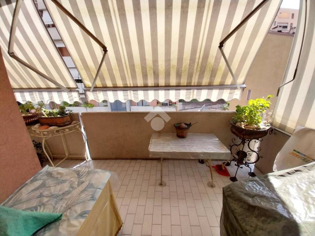 Appartamento a Verona in Via crotone, 4 - Foto 2