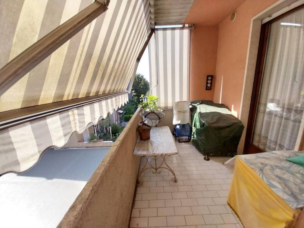 Appartamento a Verona in Via crotone, 4 - Foto 3