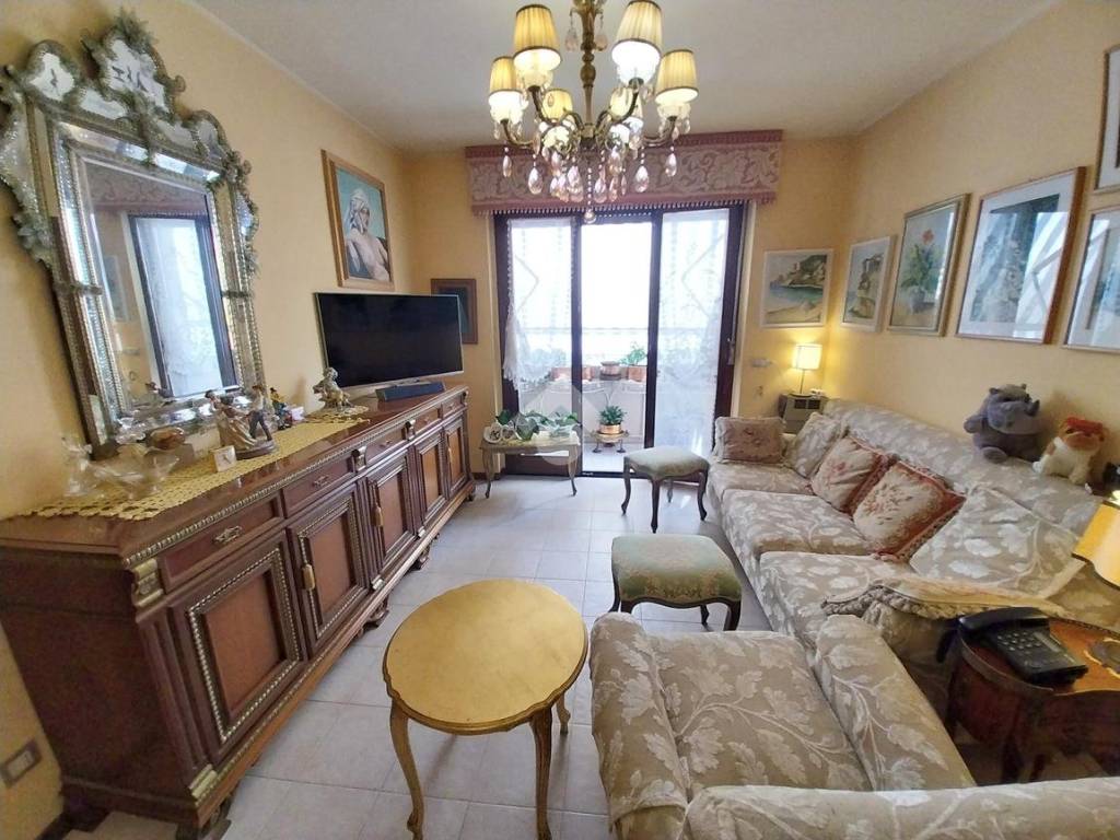 Appartamento a Verona in Via crotone, 4 - Foto 5