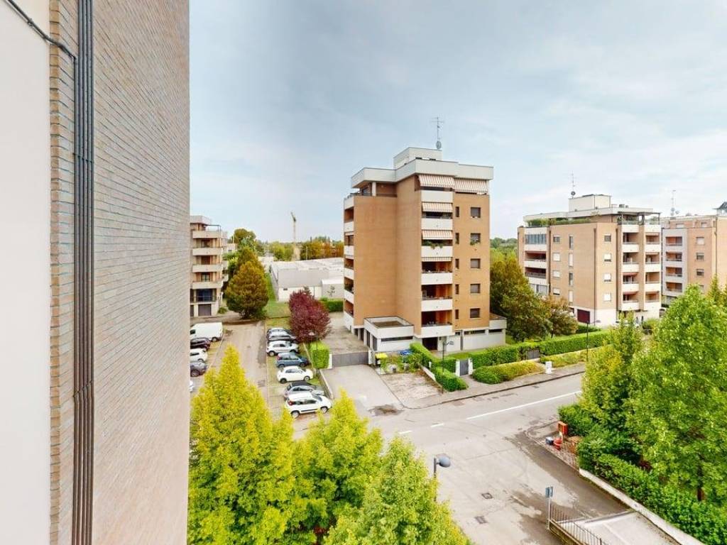 Appartamento a Reggio emilia in Via Meuccio Ruini - Foto 2