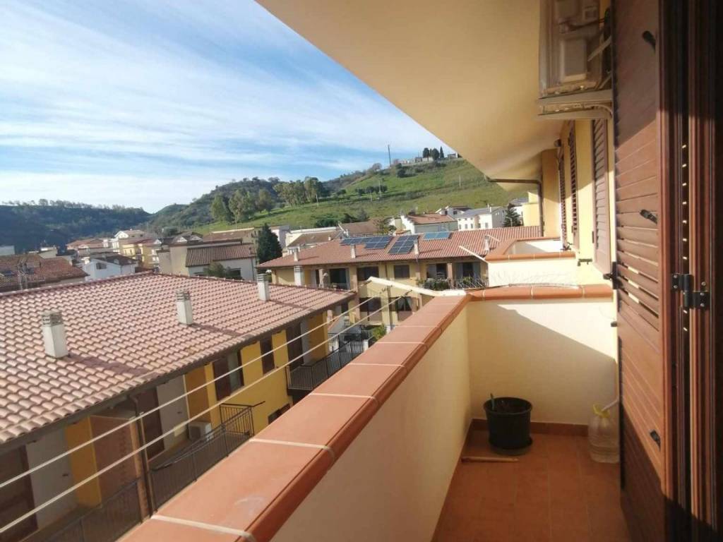 Appartamento a Catanzaro in Via Monsignore Giovanni Apa, 29 - Foto 2