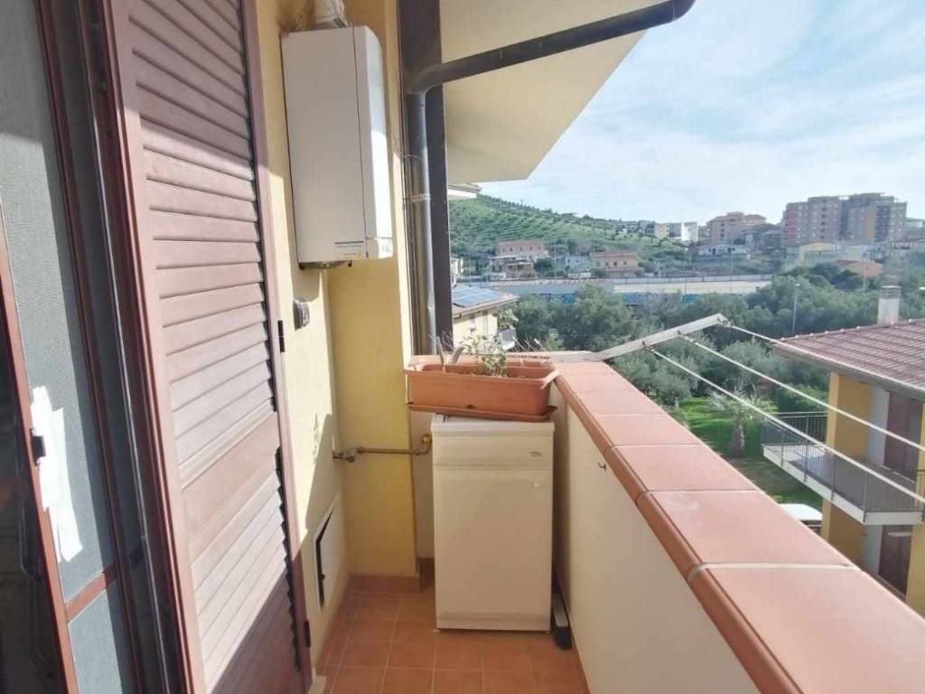 Appartamento a Catanzaro in Via Monsignore Giovanni Apa, 29 - Foto 3