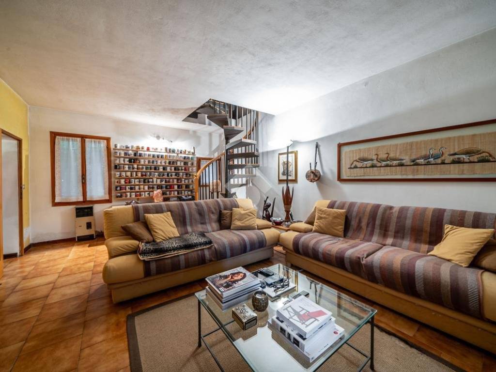 Appartamento a Reggio emilia in Via Guicciardini - Foto 2