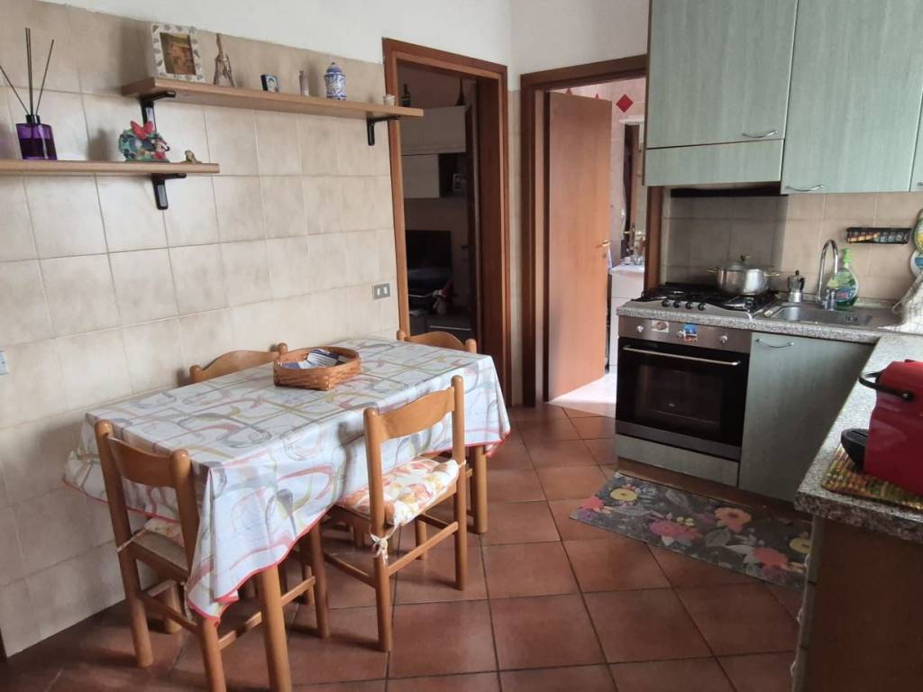 Appartamento a Viggiù in Via Luigi Buzzi Leone, 9 - Foto 4