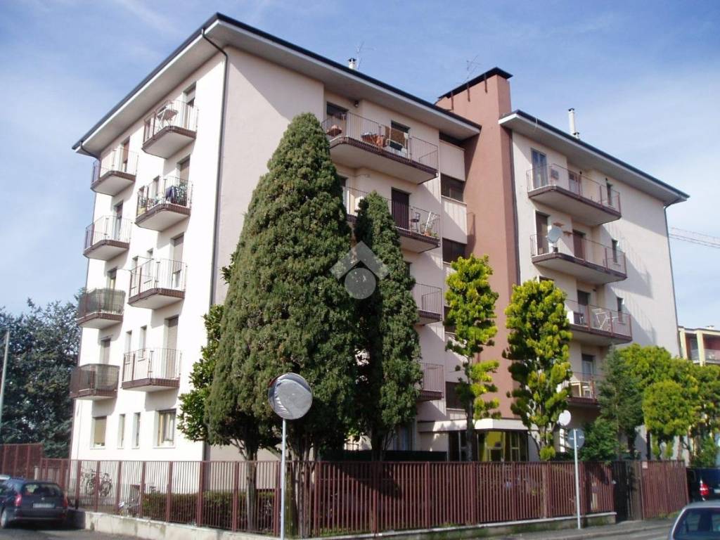 Appartamento a Verona in Via B. Giuliari, 4 - Foto 2