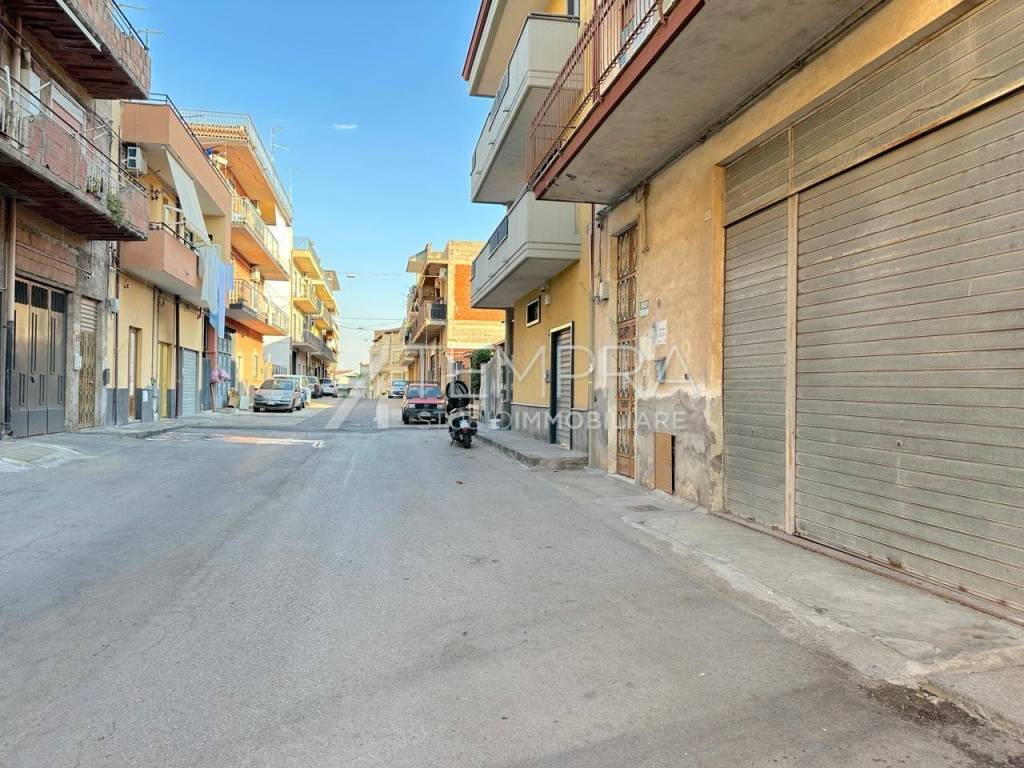 Appartamento a Adrano in Via della Costituzione, 32 - Foto 2