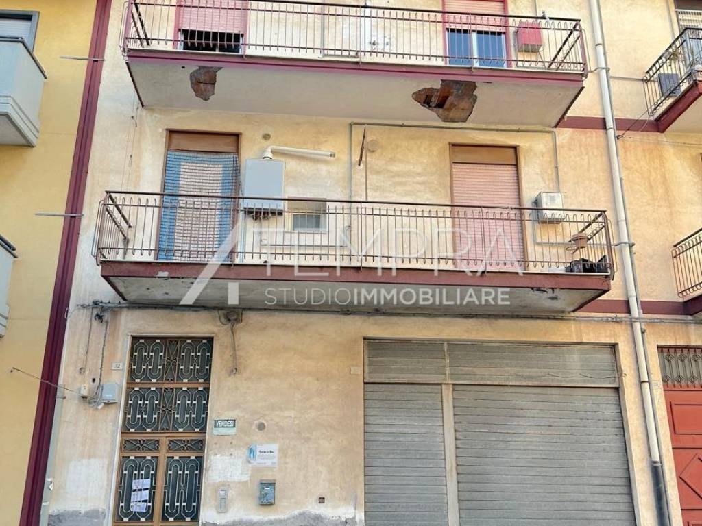 Appartamento a Adrano in Via della Costituzione, 32 - Foto 3