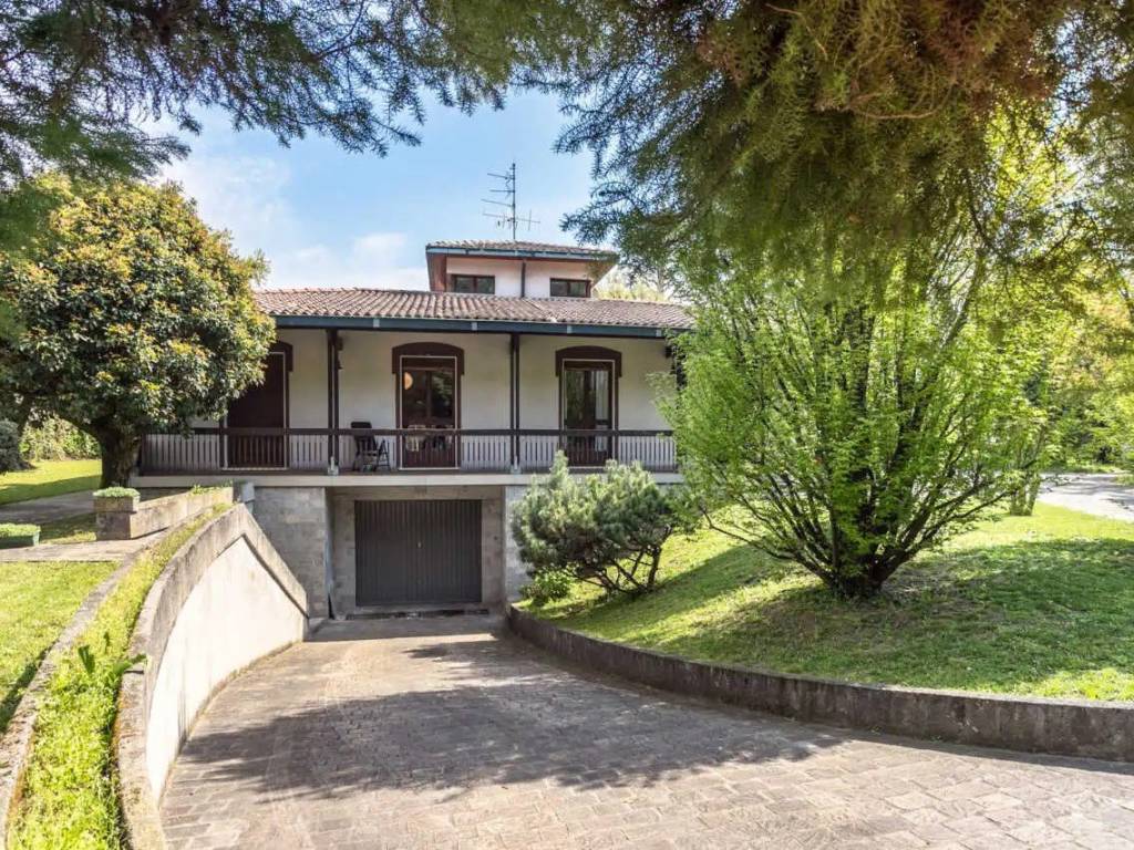 Villa a Airuno in Via Postale Vecchia - Foto 2