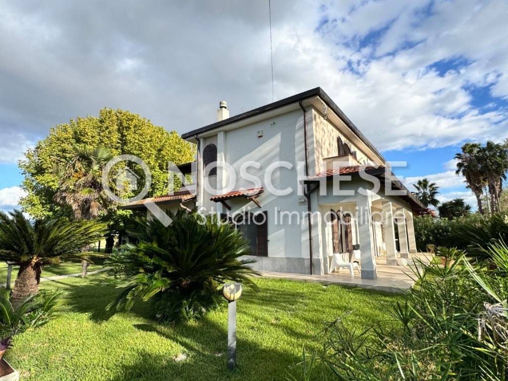Villa a Pontecagnano faiano in Via Lago Caldonazzo, 8 - Foto 2