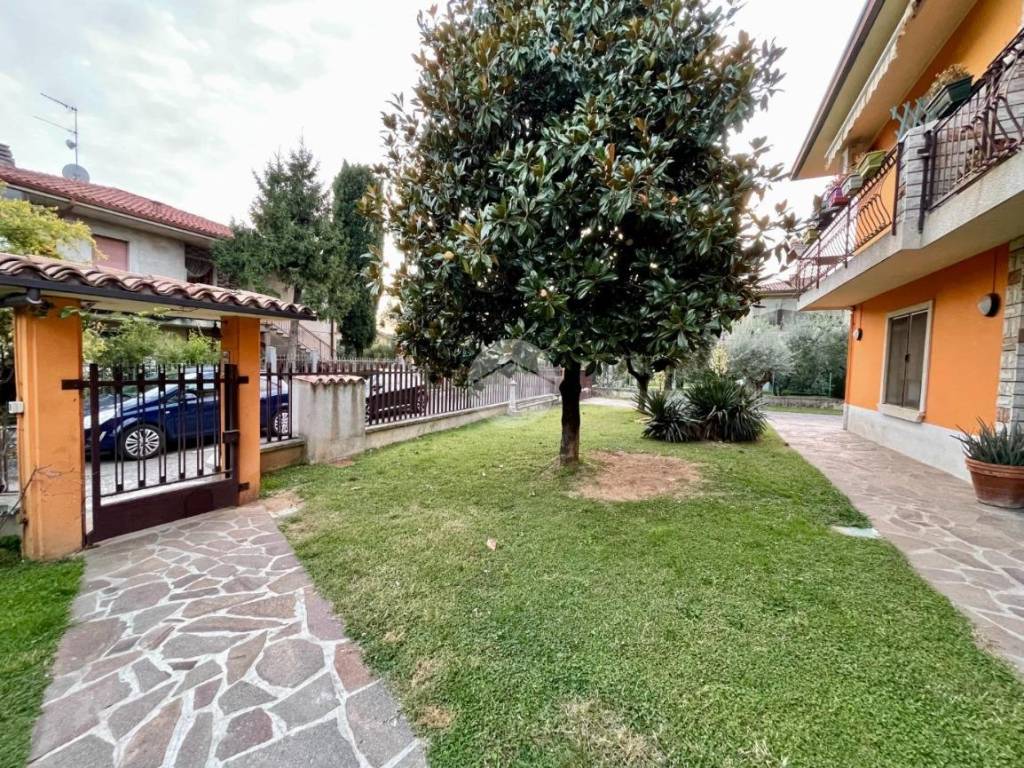Villa a Puegnago sul garda in Via Bondinelli, 18 - Foto 3