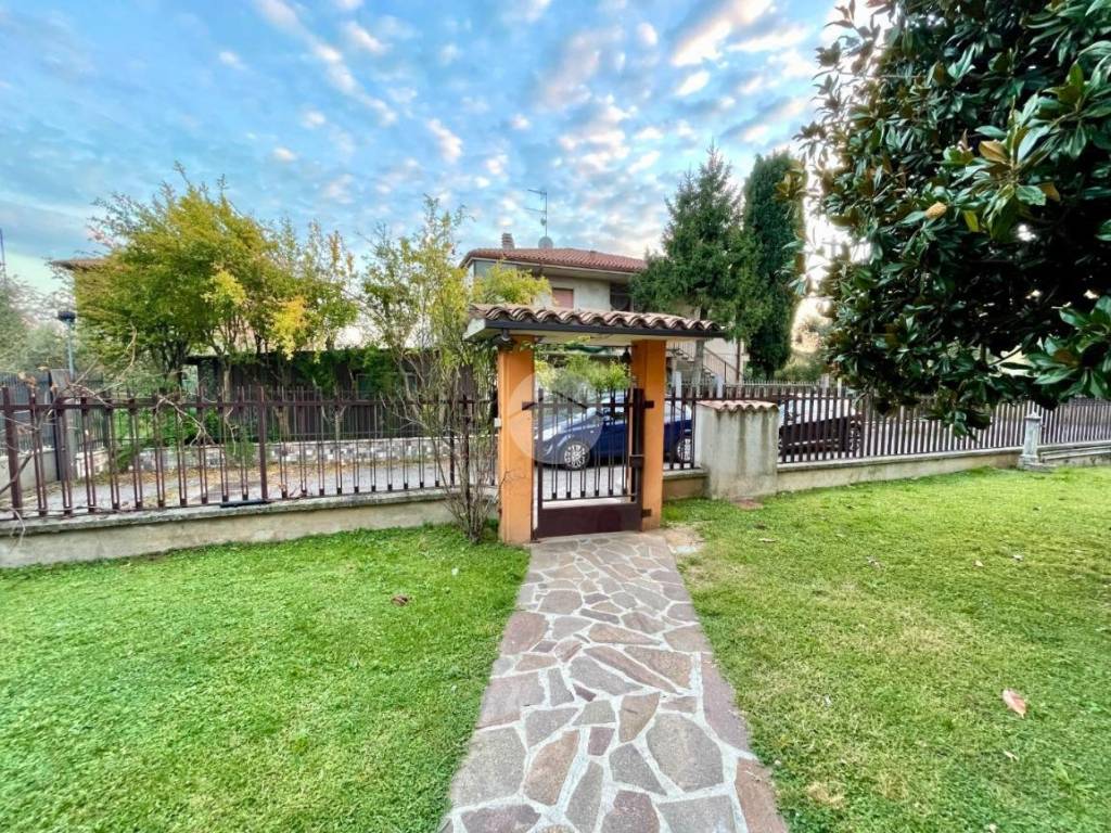 Villa a Puegnago sul garda in Via Bondinelli, 18 - Foto 4