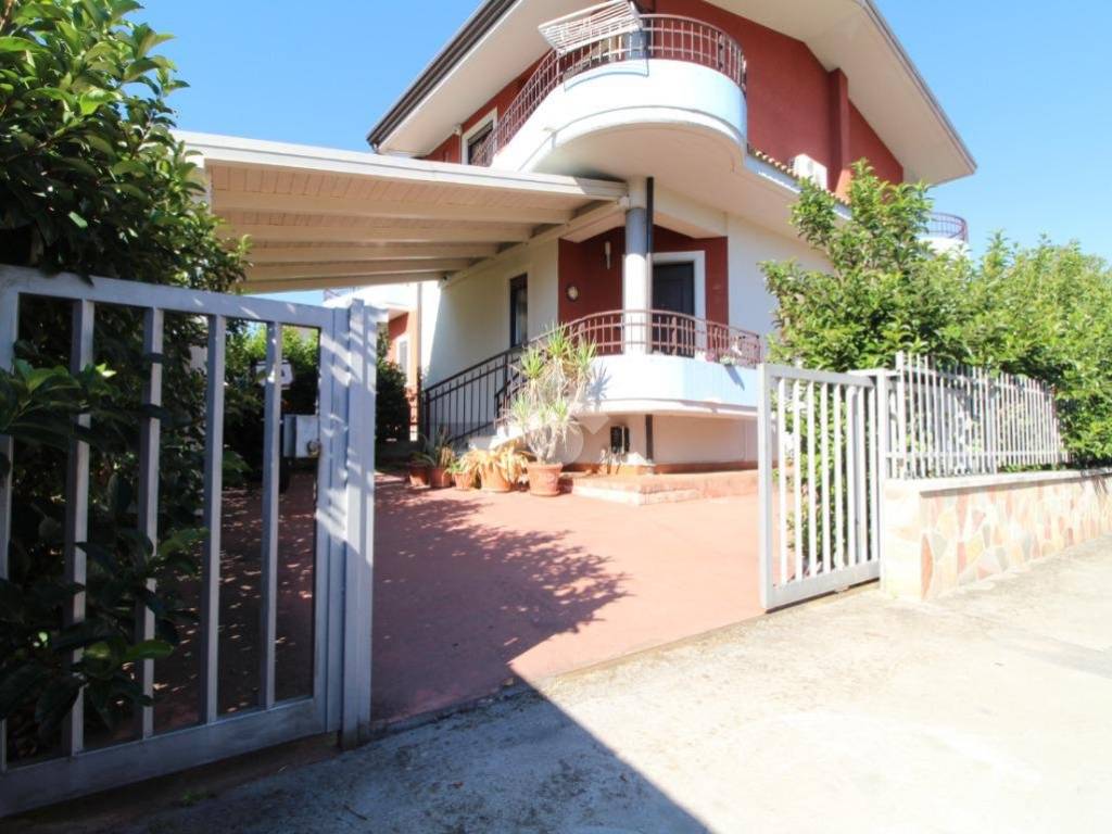 Villa a Montalto uffugo in Via Tesori, 21 - Foto 2