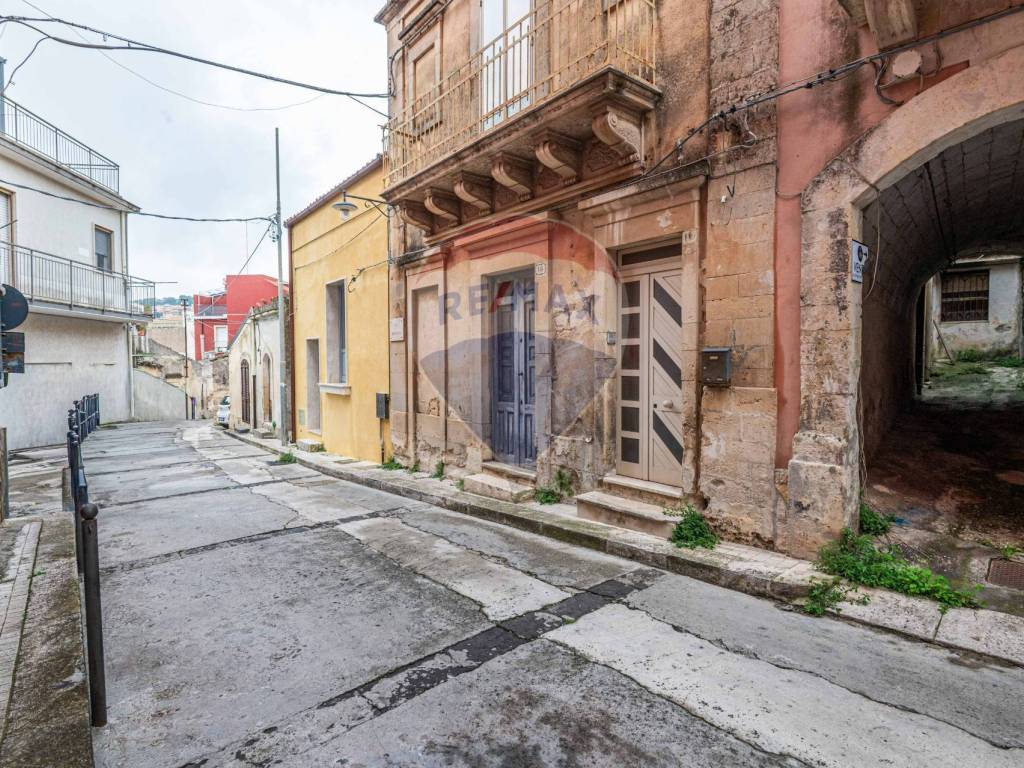 Casa indipendente a Palazzolo acreide in Via Mantoni, 16 - Foto 3