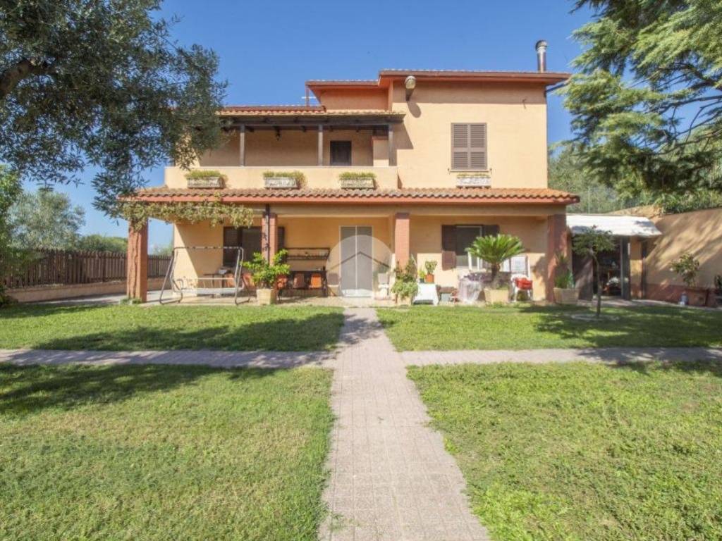 Villa a Palombara sabina in Strada provinciale 35d, 122 - Foto 2