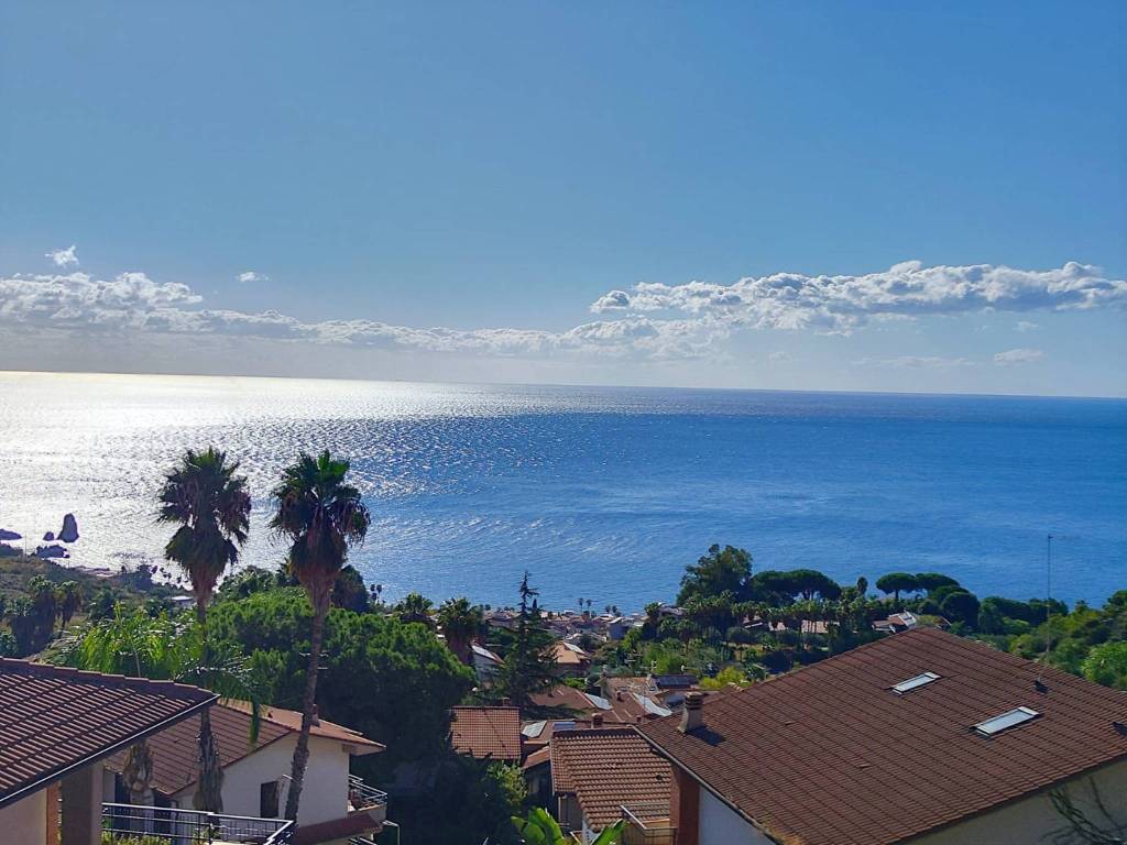 Villa a Aci castello in Via Vampolieri - Foto 2