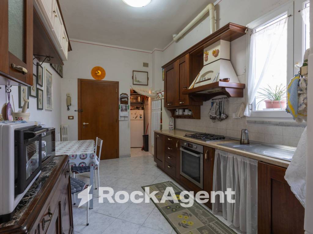 Appartamento a Livorno in Via Terrazzini, 84 - Foto 5