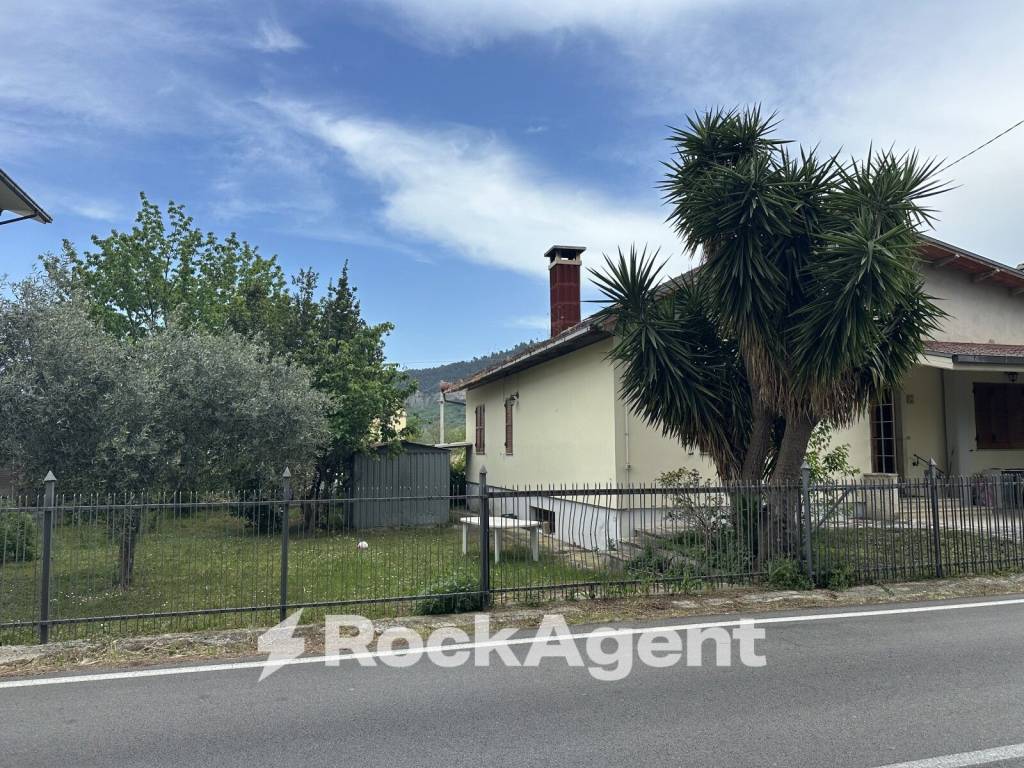 Villa a Alanno in Via Sant'Emidio, 79 - Foto 2