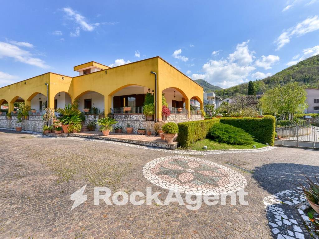 Villa a Baronissi in Via Fioravante Quaranta, 41 - Foto 2