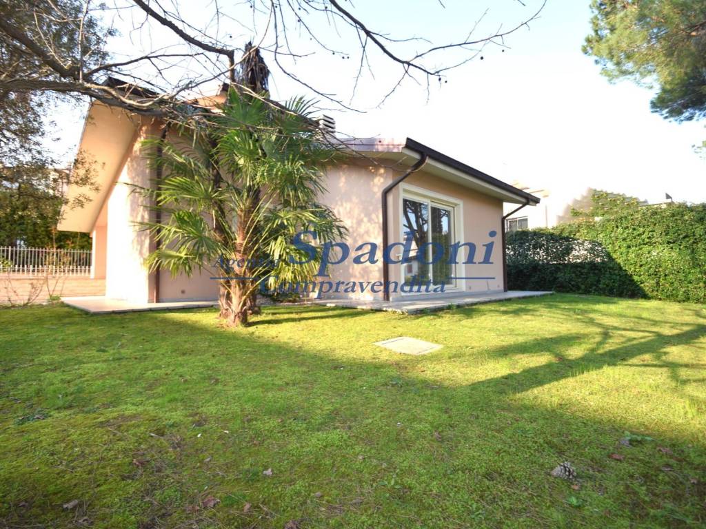 Villa a Montecatini-terme in Via Vincenzo Bellini - Foto 2