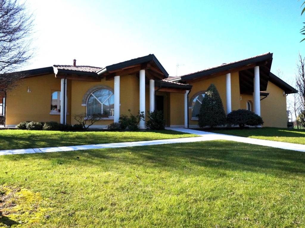 Villa a San vito al tagliamento in Via Solitaria, 23 - Foto 2