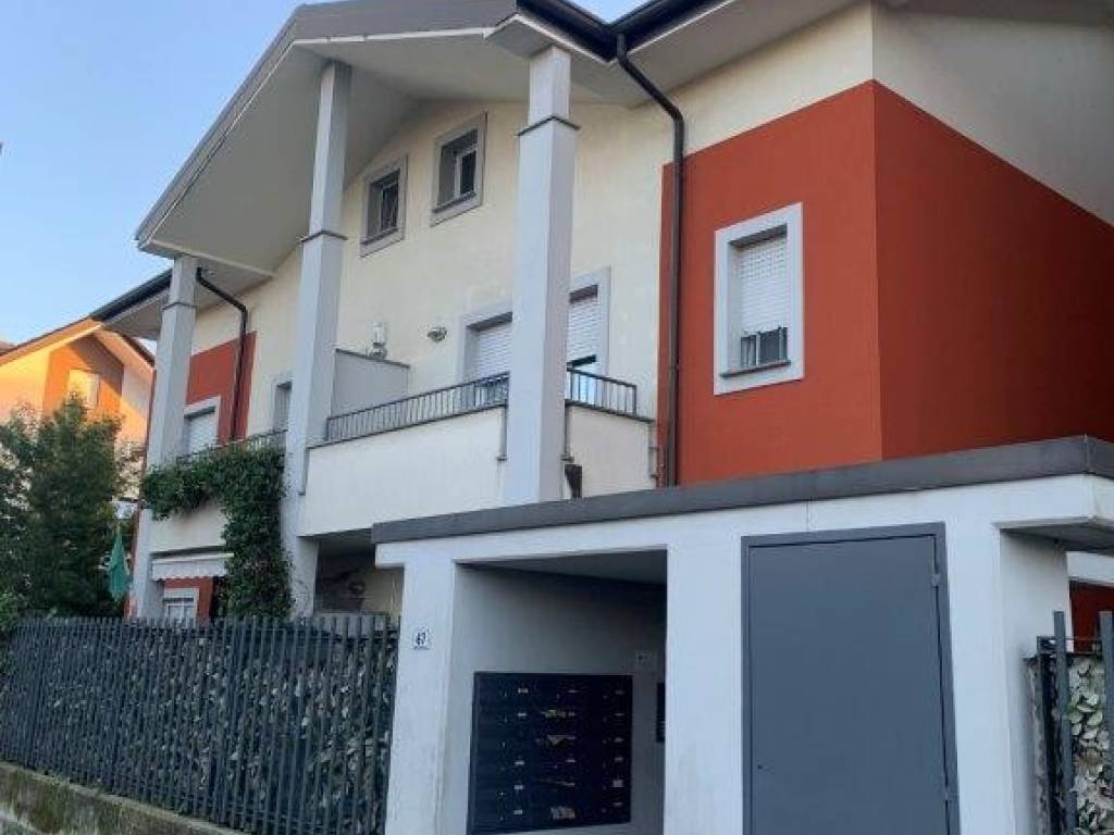 Appartamento a Uboldo in Via Dottor Luigi Comi, 67 - Foto 4