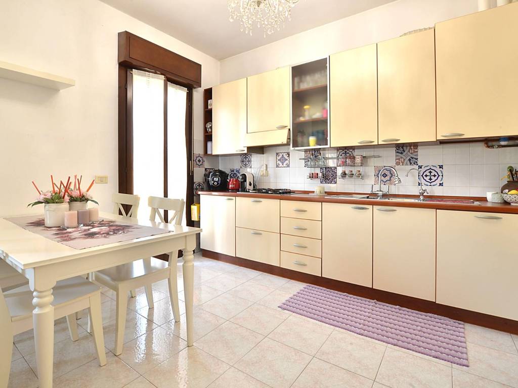 Appartamento a Cornate d'adda in Via Gioacchino Rossini, 17 - Foto 2
