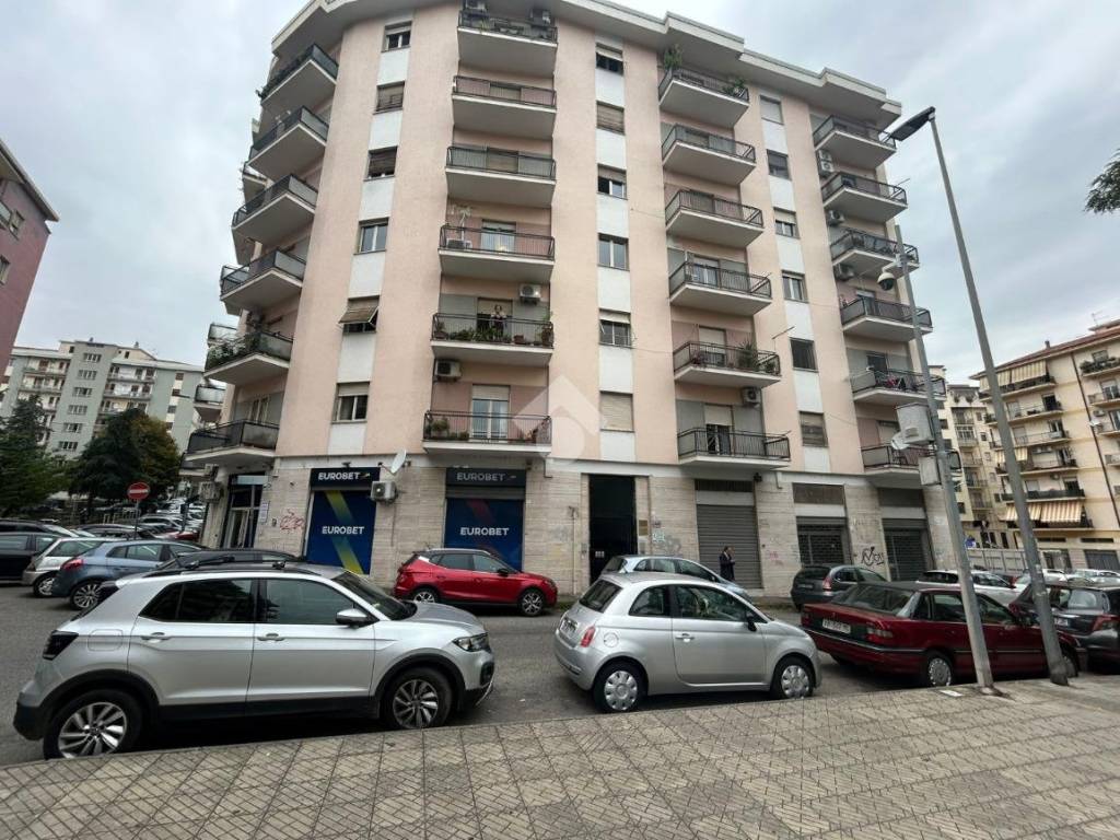 Appartamento a Cosenza in Via della Medaglie D'oro, 215 - Foto 2