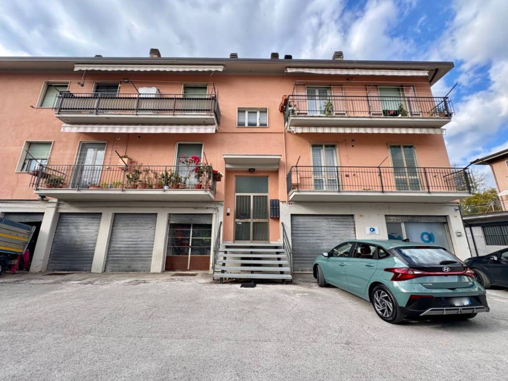 Appartamento a Fabriano in VIA LAMBERTO CORSI, 8 - Foto 2