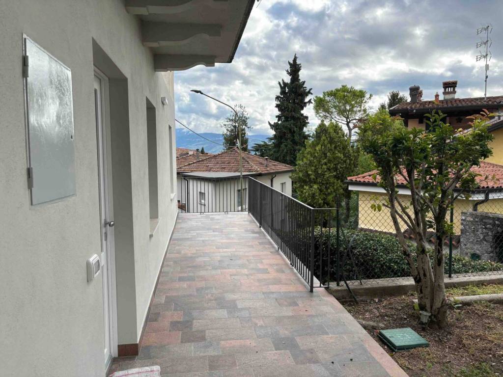 Appartamento a Gardone riviera in Via Resola - Foto 2